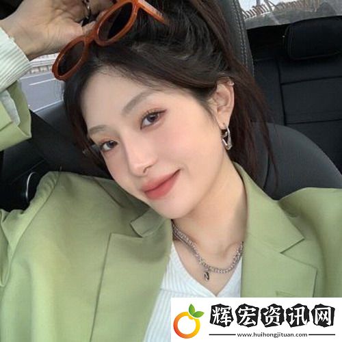 一面膜胸口一面吃下部位片段