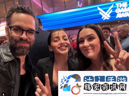 尼爾曬頑皮狗新作演員相擁合影
