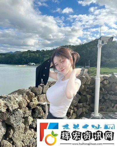 蘭姨捂著嘴怕發(fā)出聲音吵到